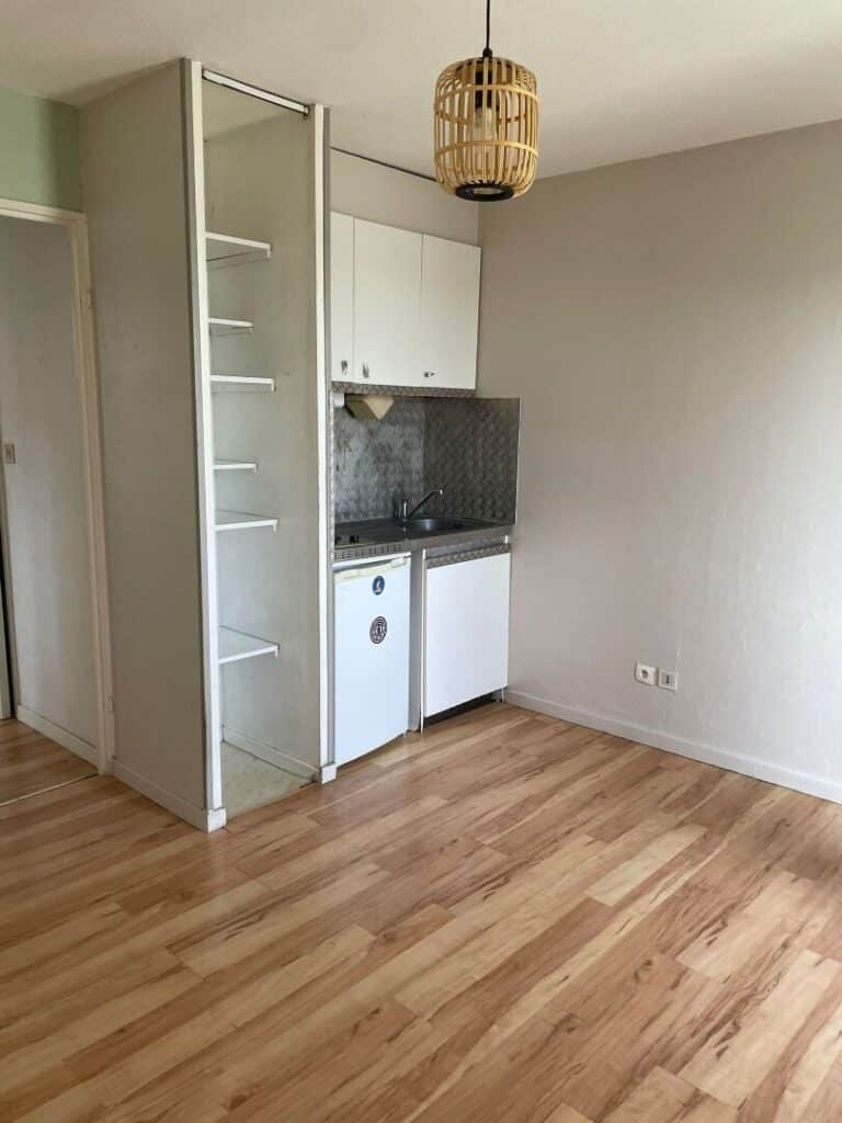 Toulouse, Studio de 21 m² au calme avec grande terrasse et parking