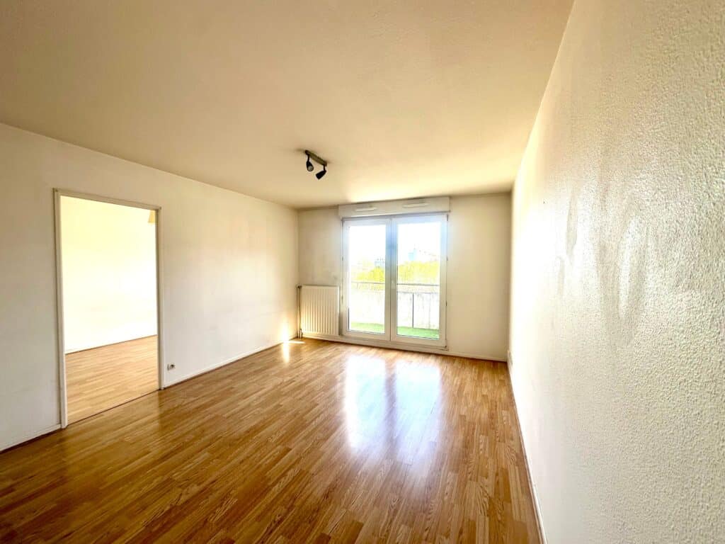 TOULOUSE JOLIMONT APPT T1 bis de 35 M² AVEC PARKING EN SOUS-SOL VENDU LIBRE