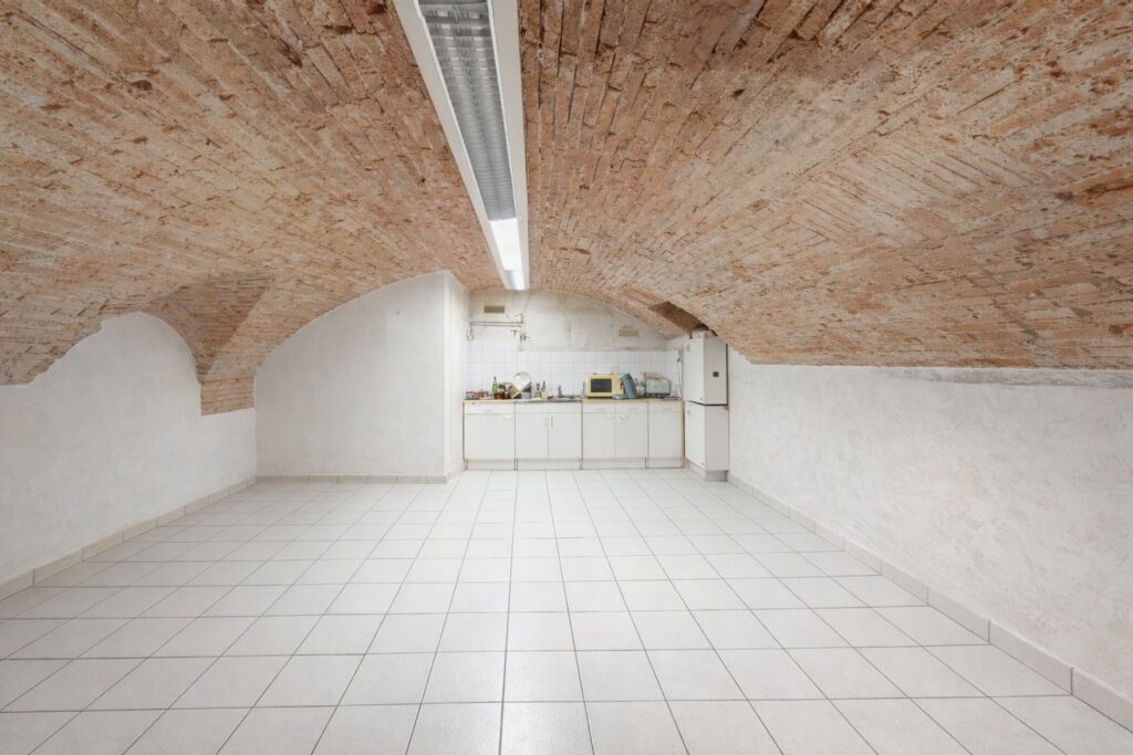 EXCLUSIVITÉ – MURS COMMERCIAUX À VENDRE AVEC SOUS SOL HYPER CENTRE TOULOUSE + CAVE