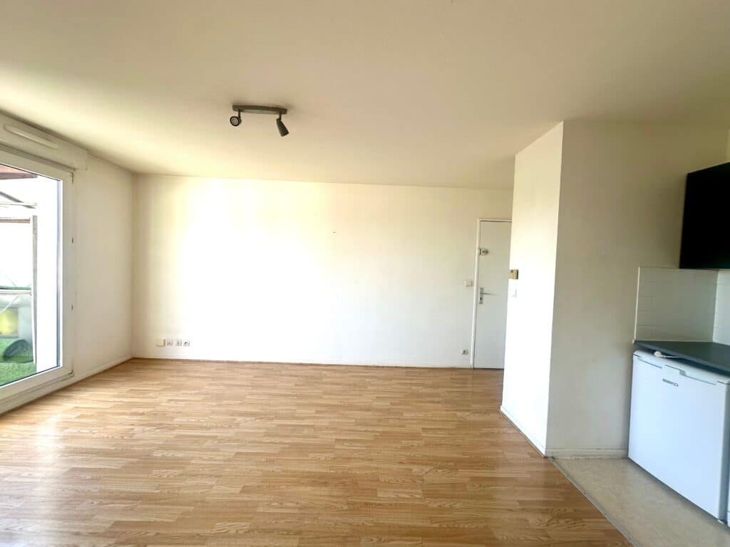 TOULOUSE JOLIMONT APPT T1 bis de 35 M² AVEC PARKING EN SOUS-SOL VENDU LIBRE