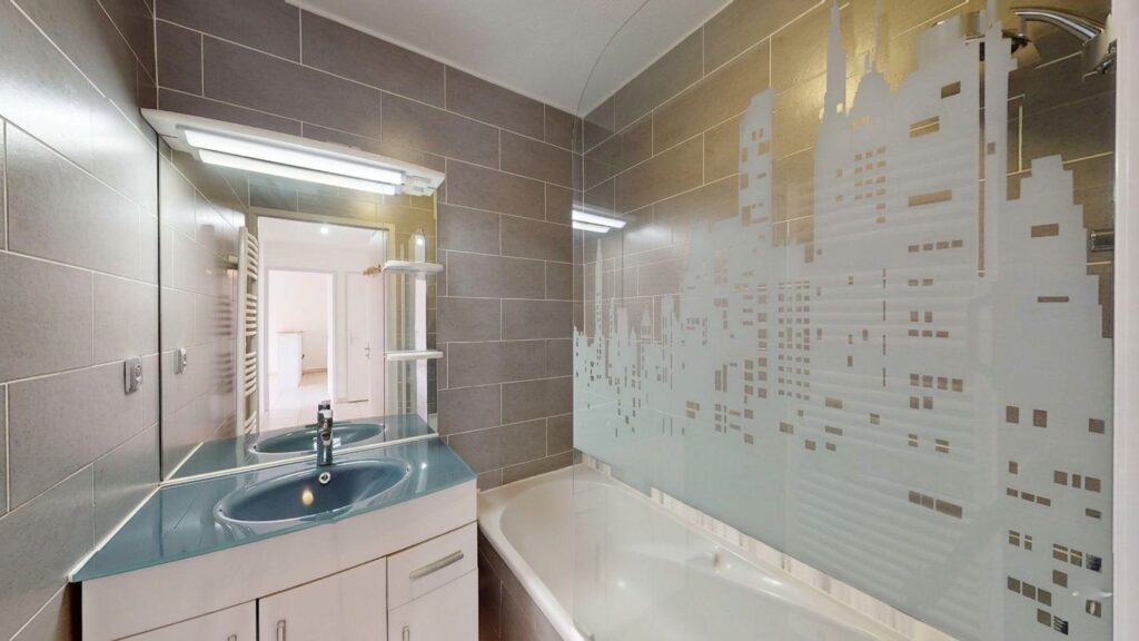 T3 lumineux avec terrasse et 2 parkings, au calme absolu – Castelginest