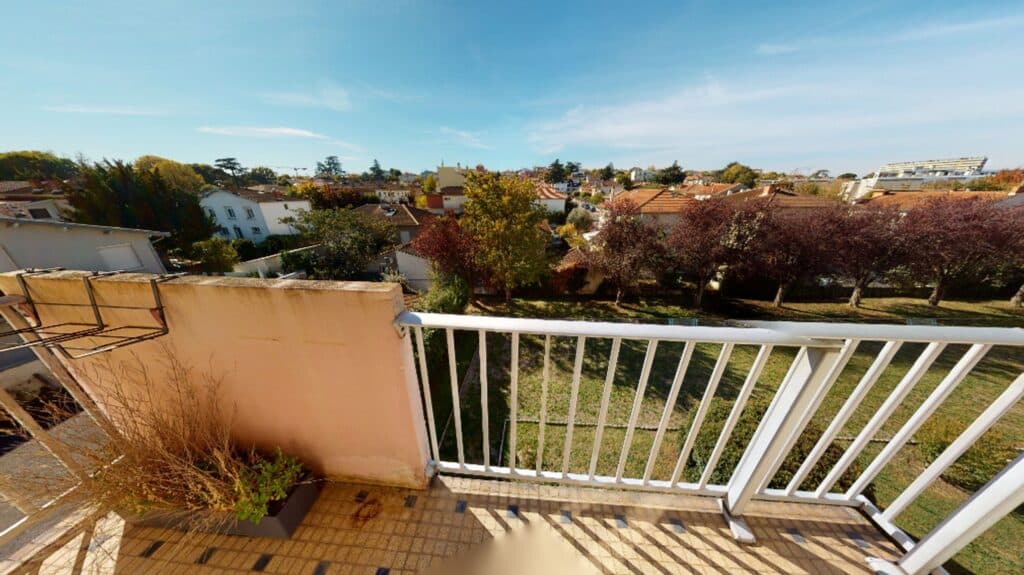 Appartement À Vendre T4 d'env. 70 m² avec balcon et loggia, cave
