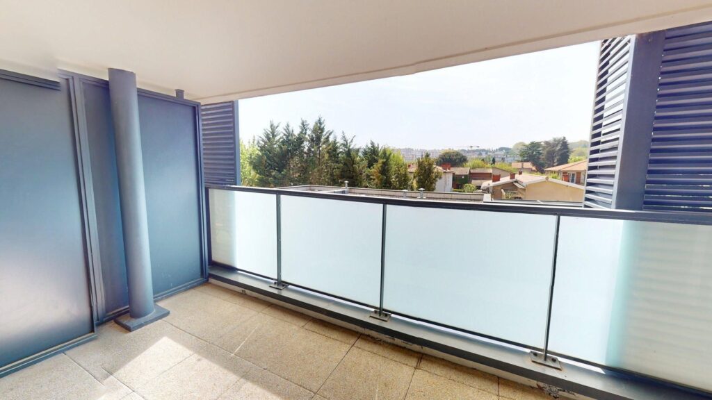 Appartement À Vendre T3 de 65 m² avec ascenseur et place de parking en sous-sol