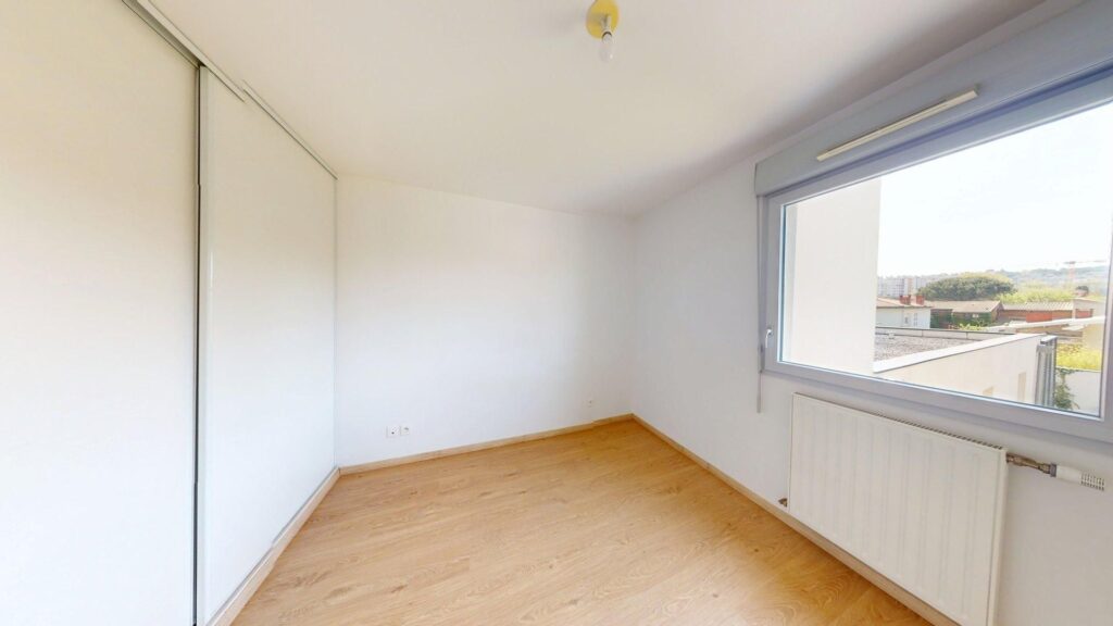 Appartement À Vendre T3 de 65 m² avec ascenseur et place de parking en sous-sol