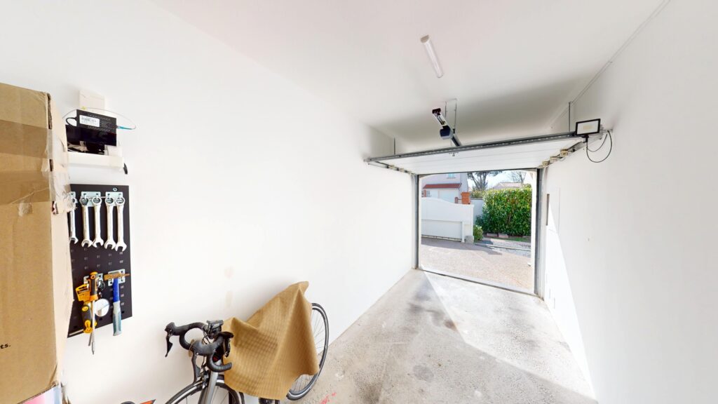 PINS-JUSTARET Maison À Vendre T4 Garage Jardin piscinable