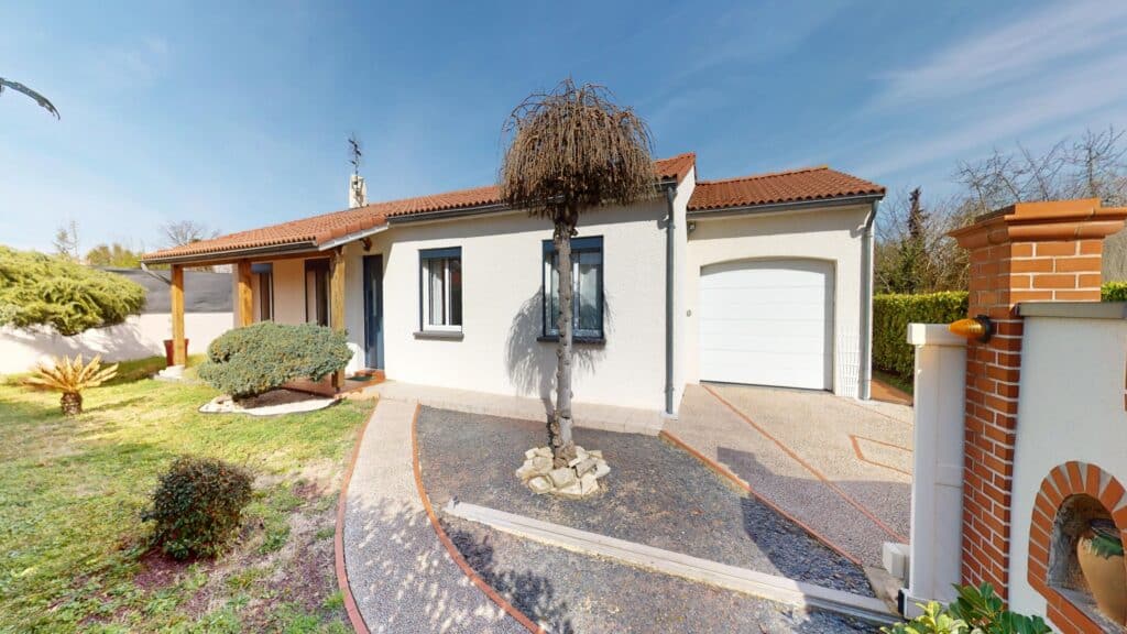 PINS-JUSTARET Maison À Vendre T4 Garage Jardin piscinable