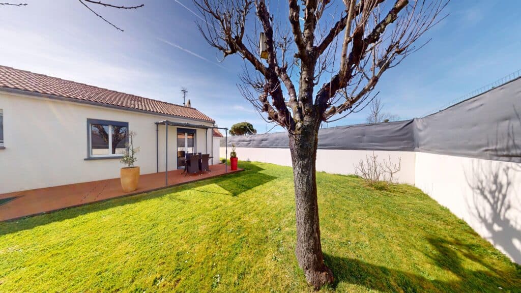 PINS-JUSTARET Maison À Vendre T4 Garage Jardin piscinable