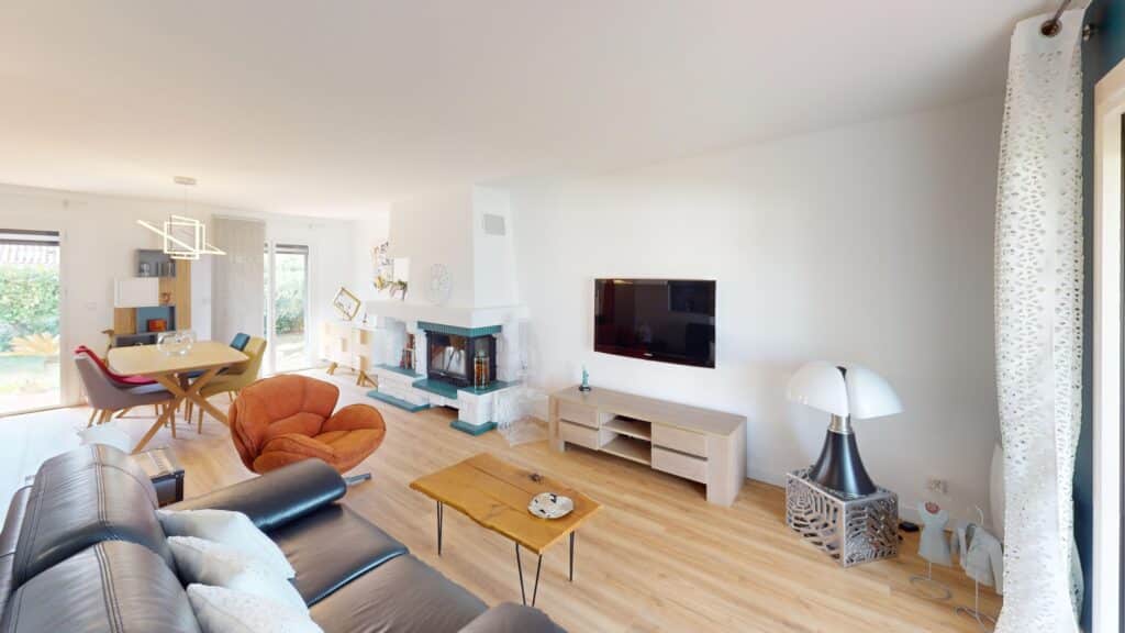 PINS-JUSTARET Maison À Vendre T4 Garage Jardin piscinable